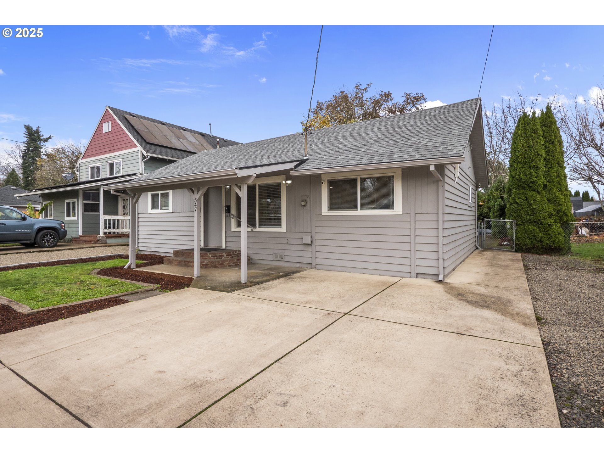 547 Fir Street Woodburn, OR 97071 - Photo 2 of 31