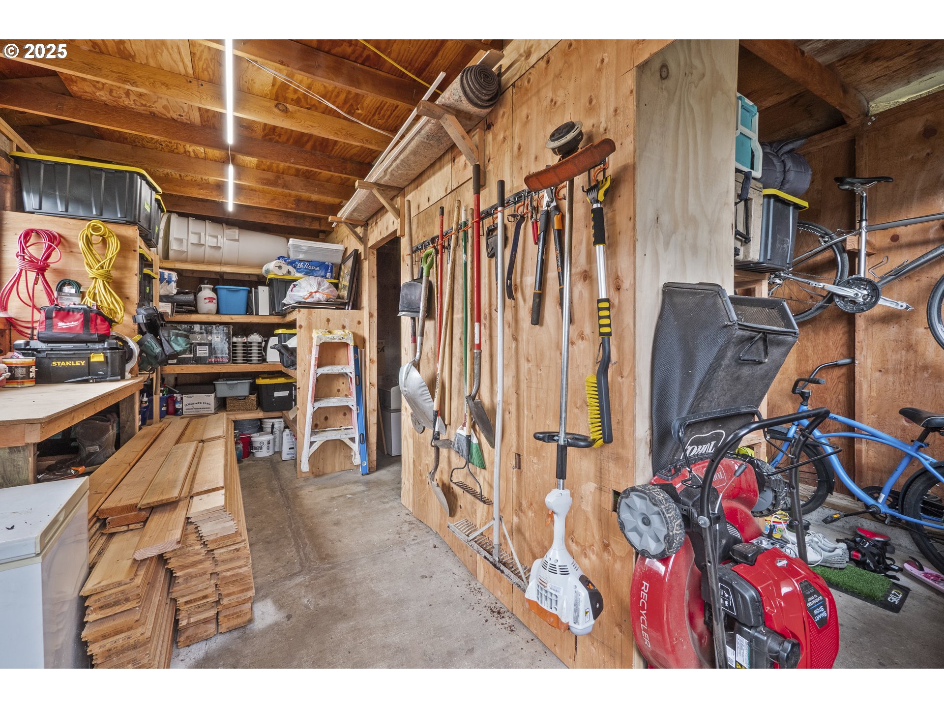 547 Fir Street Woodburn, OR 97071 - Photo 28 of 31