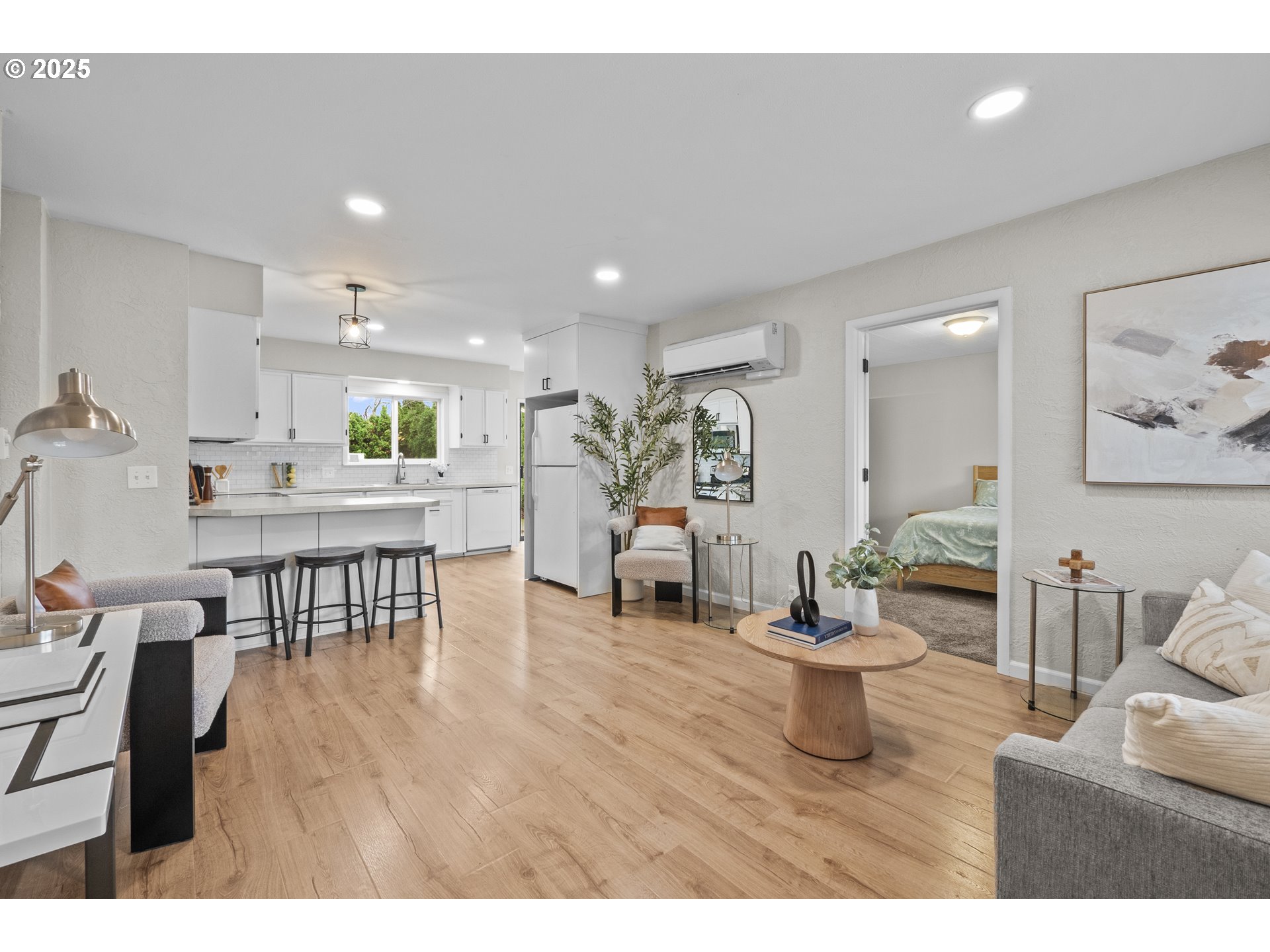 547 Fir Street Woodburn, OR 97071 - Photo 3 of 31