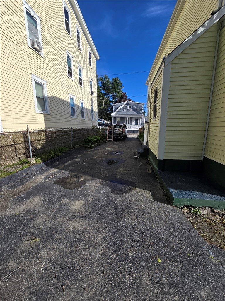 55 Court Street, Unit 2 Bristol, RI 02809 - Photo 9 of 17