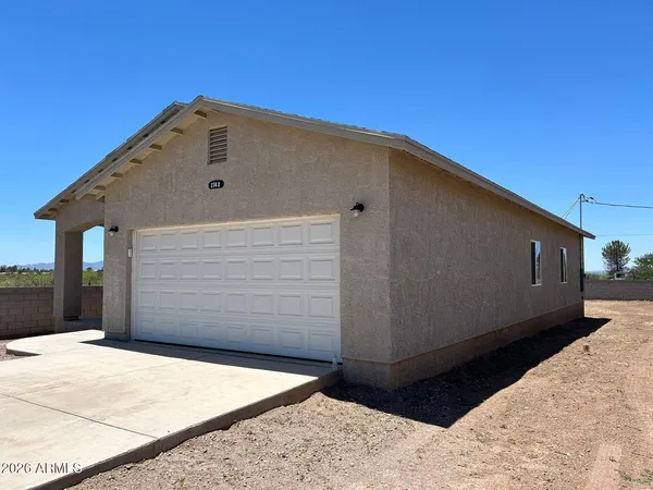 $1,500 | 2742 North Washington Avenue, Douglas, AZ 85607