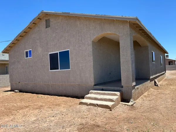 $1,500 | 2742 North Washington Avenue, Douglas, AZ 85607