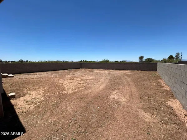 $1,500 | 2742 North Washington Avenue, Douglas, AZ 85607