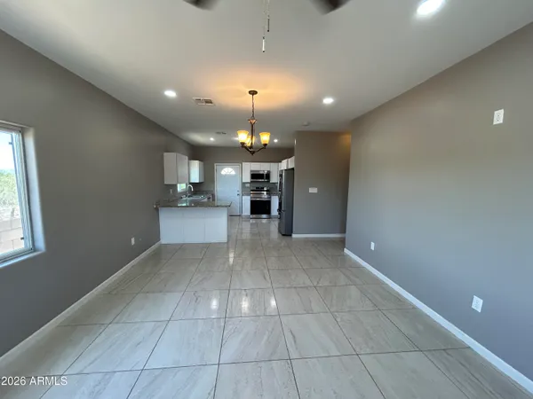 $1,500 | 2742 North Washington Avenue, Douglas, AZ 85607