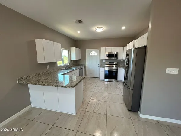 $1,500 | 2742 North Washington Avenue, Douglas, AZ 85607