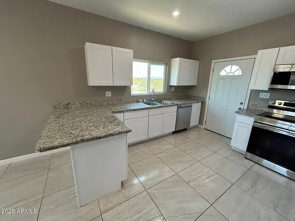 $1,500 | 2742 North Washington Avenue, Douglas, AZ 85607