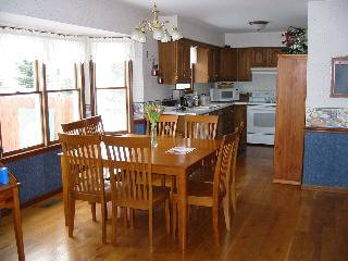 2110 West Erie Road Temperance, MI 48182 - Photo 5 of 14 Eating area