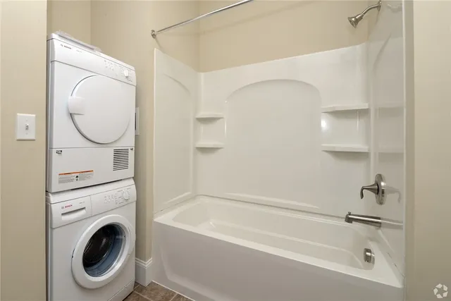 $2,330 | 75 Pocasset Street, Unit 317, Johnston, RI 02919