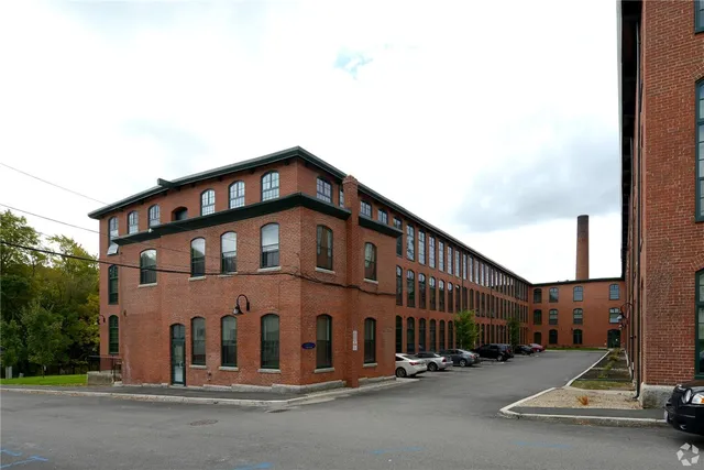 $2,330 | 75 Pocasset Street, Unit 317, Johnston, RI 02919