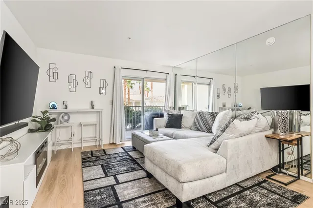 $139,999 | 3550 Bay Sands Drive, Unit 1031, Laughlin, NV 89029