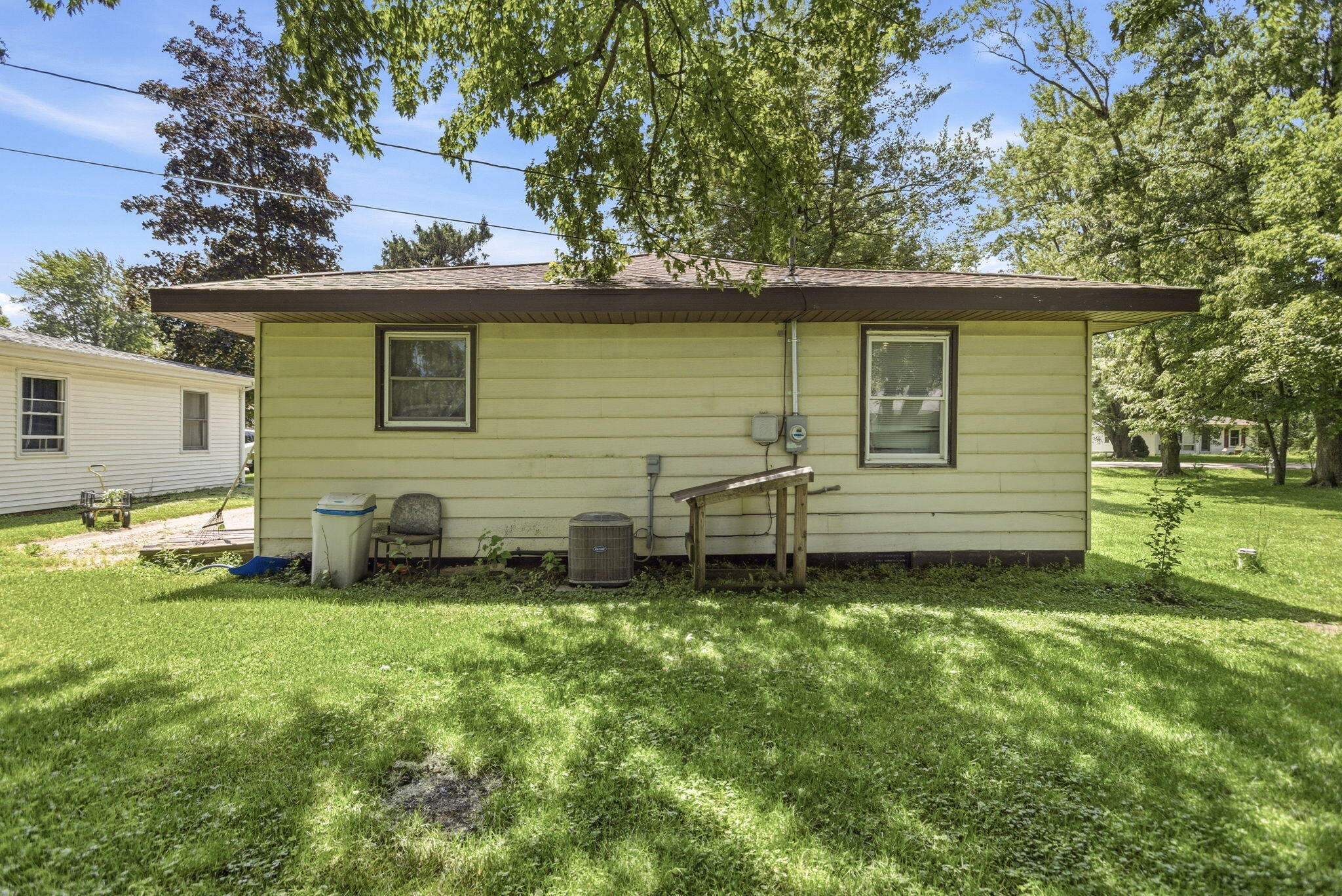7275 Helen Coloma, MI 49038 - Photo 6 of 21 12-web-or-mls-20260610_7275 Helen St Col
