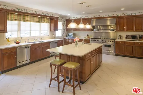 $16,750,000 | 661 Stone Canyon Road, Los Angeles, CA 90077