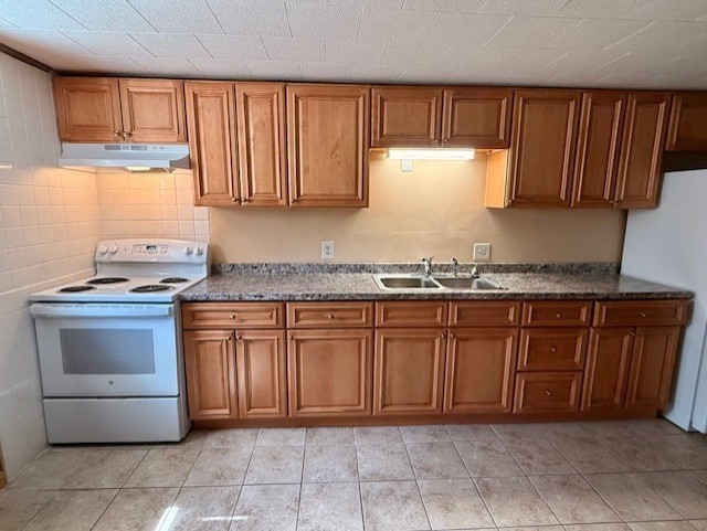 19 Lantern Road, Unit U:1SIDE Holbrook, MA 02343 - Photo 2 of 17