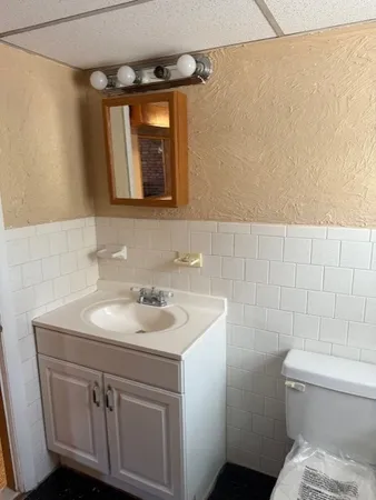 $1,700 | 19 Lantern Road, Unit U:1SIDE, Holbrook, MA 02343