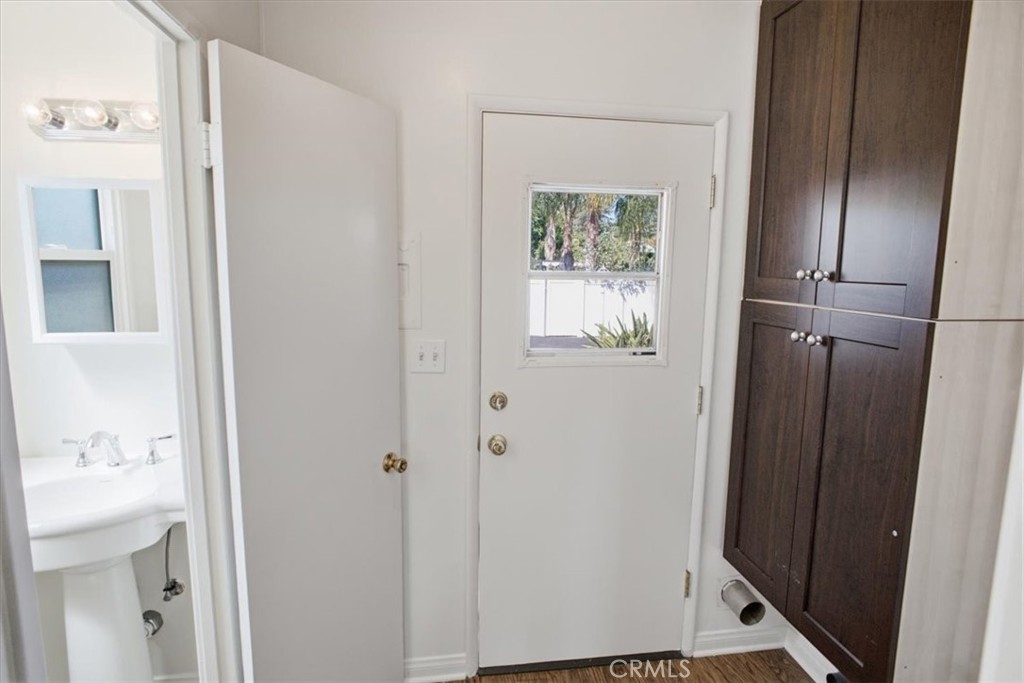24943 Chestnut Street Newhall, CA 91321 - Photo 10 of 63 Gallery Image 10