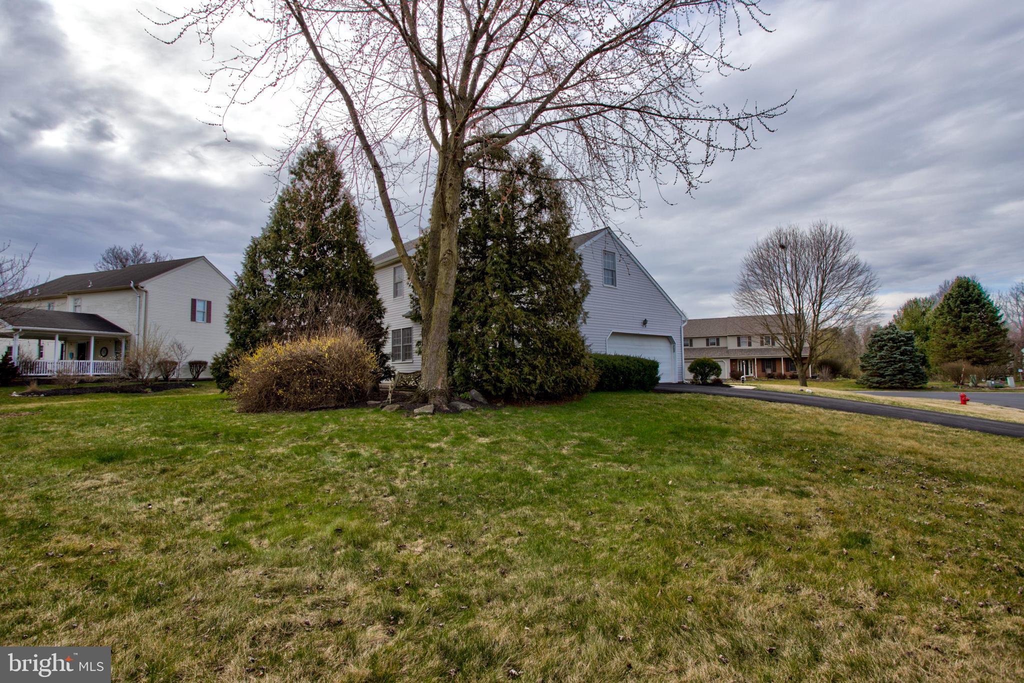 239 Kingsbridge Drive Lititz, PA 17543 - Photo 37 of 37 a house view with a garden space
