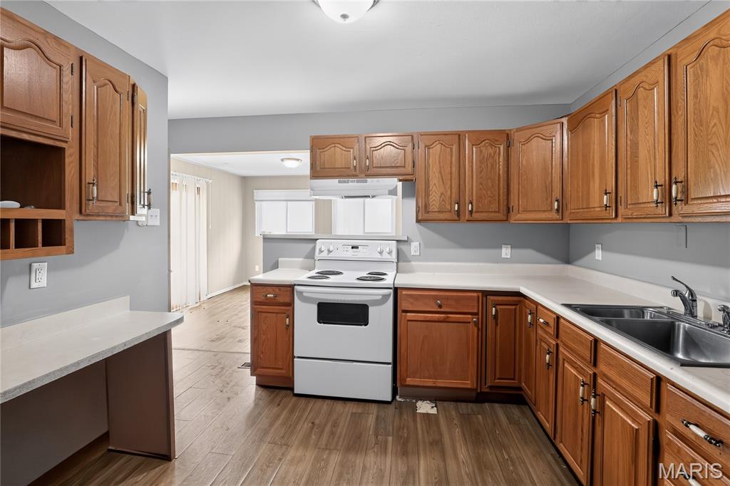 1027 Renshaw Drive Ferguson, MO 63135 - Photo 12 of 33