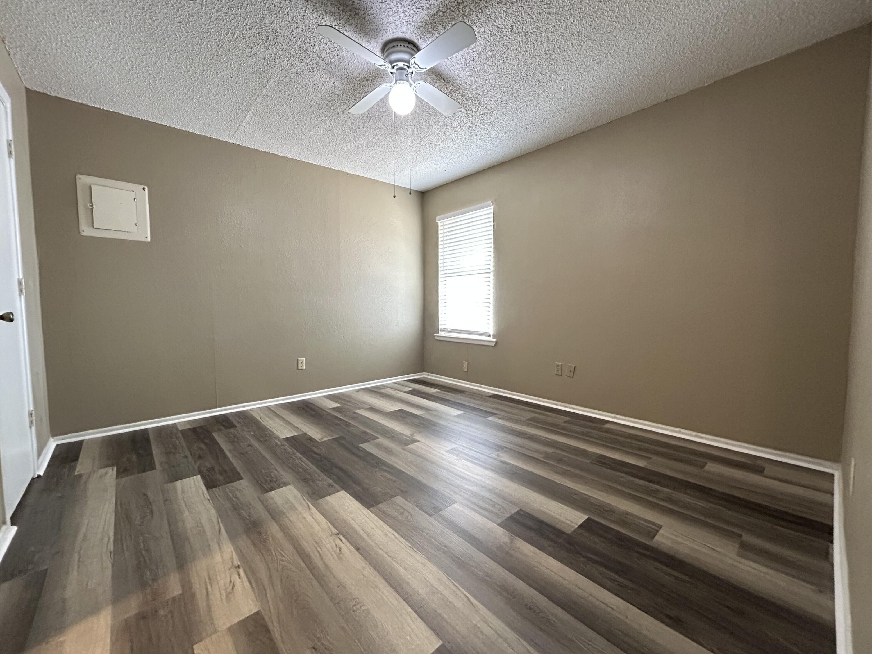 6101 37th Street, Unit B Lubbock, TX 79407 - Photo 9 of 11 IMG_1153