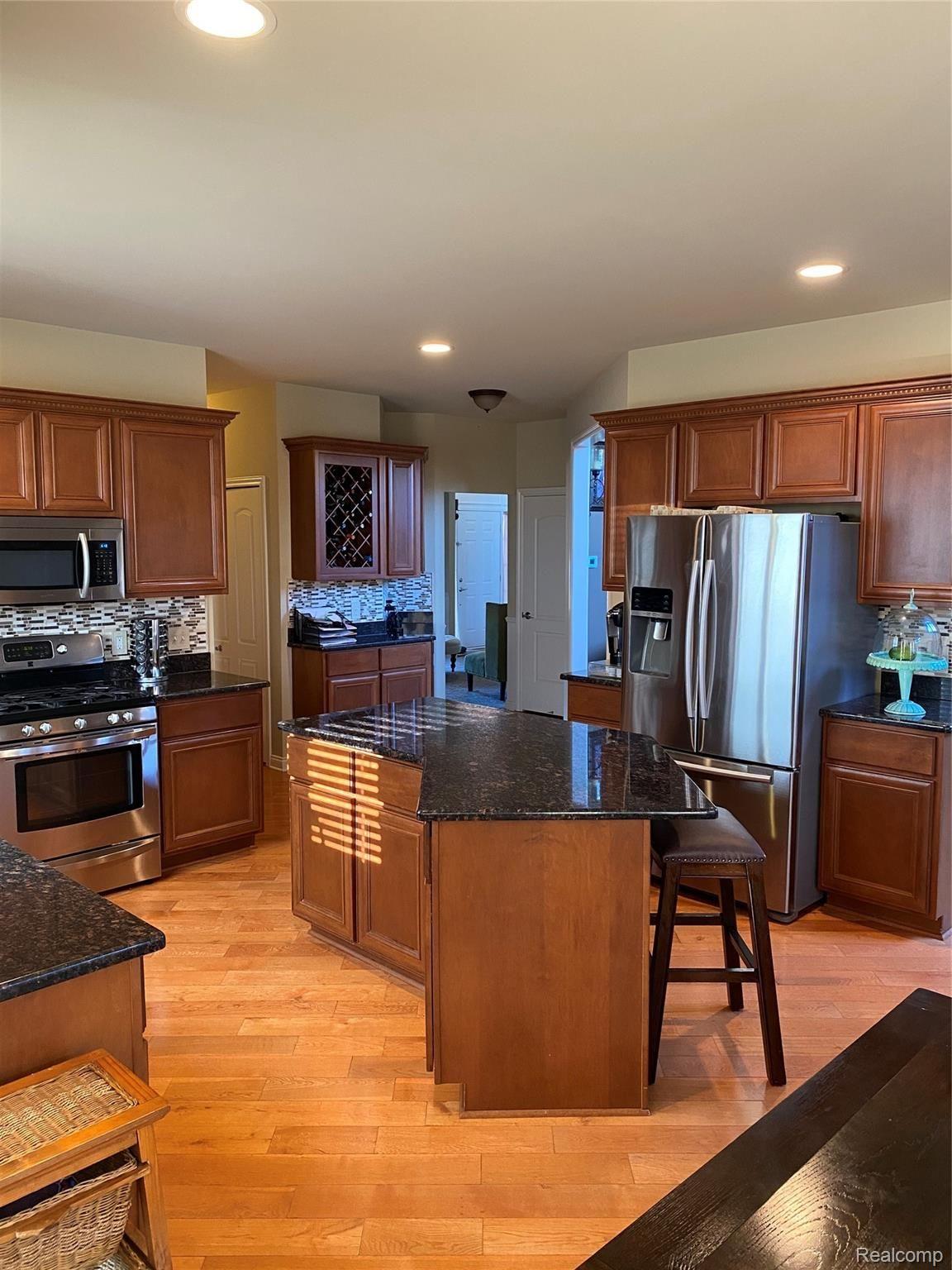 16400 Moore Park Road Macomb, MI 48044 - Photo 13 of 45 IMG_1024.JPG