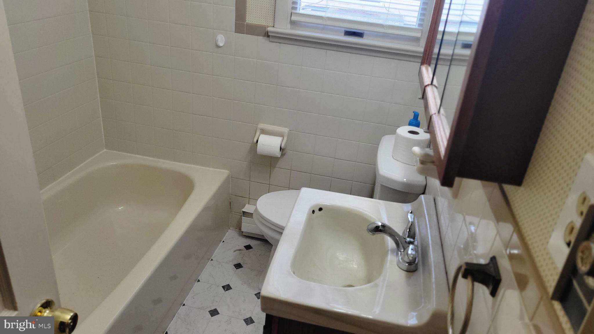 221 Devonshire Road Hagerstown, MD 21740 - Photo 11 of 27 Gallery Image 11