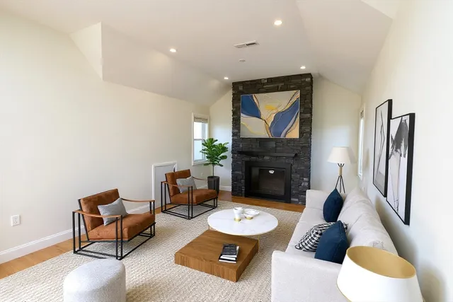 $3,200 | 14-16 Harriet Street, Unit 2, Boston, MA 02135