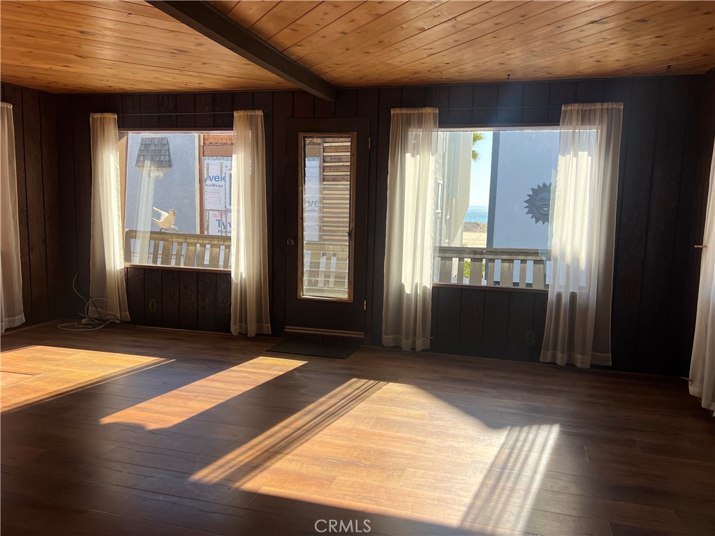 58 B Surfside Avenue Surfside, CA 90743 - Photo 5 of 23