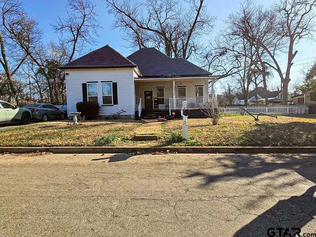 $230,000 | 1010 North Howard Street, Palestine, TX 75801