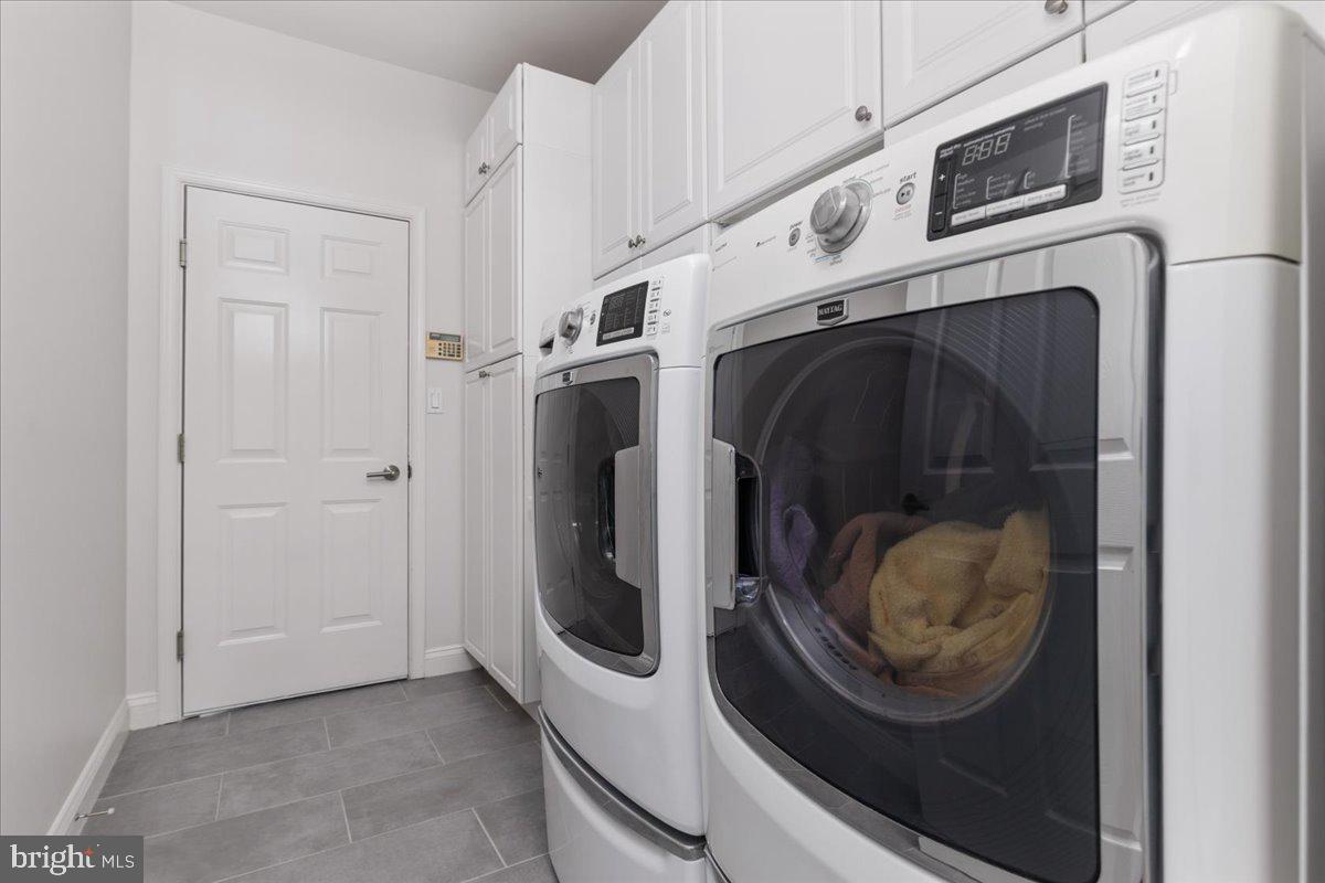 13612 Ryton Ridge Lane Gainesville, VA 20155 - Photo 31 of 83 a utility room with dryer and washer