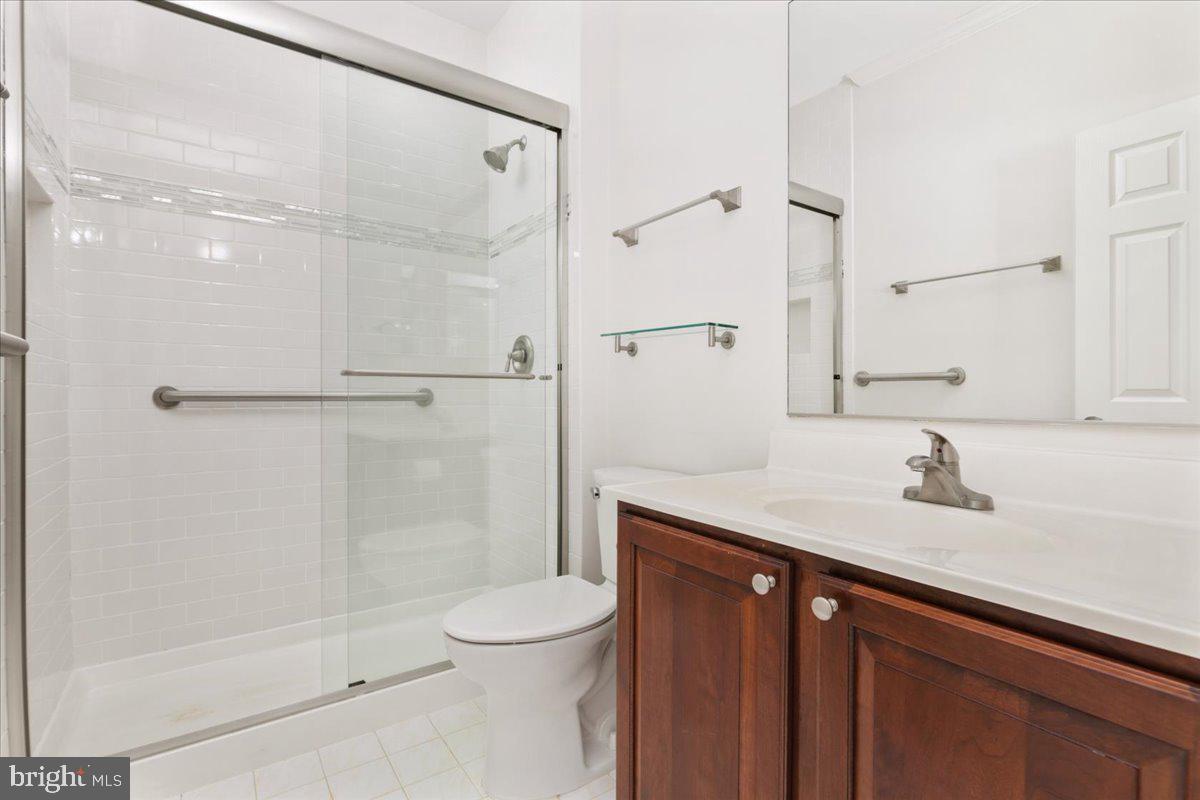 13612 Ryton Ridge Lane Gainesville, VA 20155 - Photo 35 of 84 Bathroom #2, main level