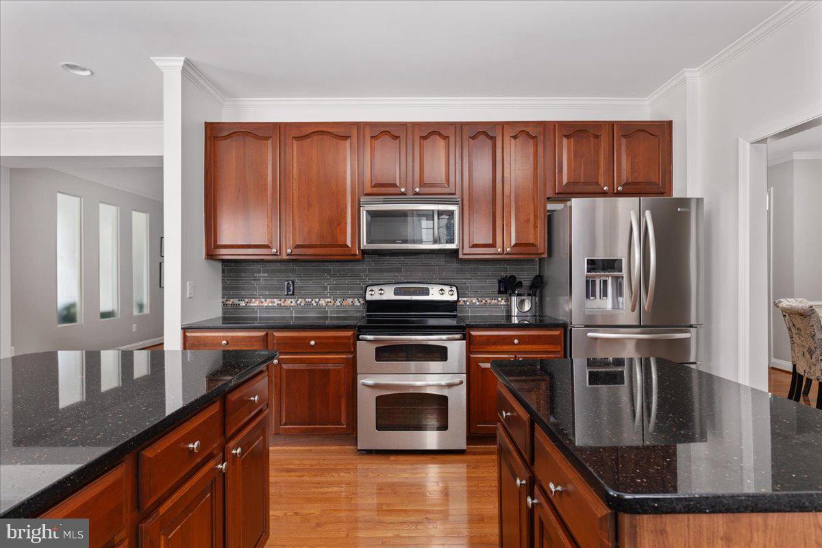13612 Ryton Ridge Lane Gainesville, VA 20155 - Photo 4 of 84 Updated kitchen!