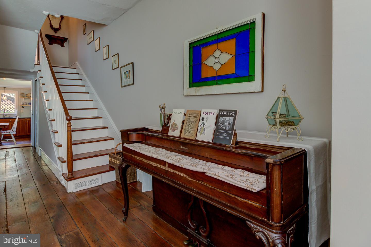 100 Walker Road Landenberg, PA 19350 - Photo 39 of 43 Front entry with staircase view