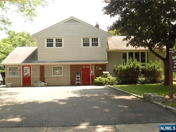 $4,700 | 516 Knickerbocker Road, Cresskill, NJ 07626