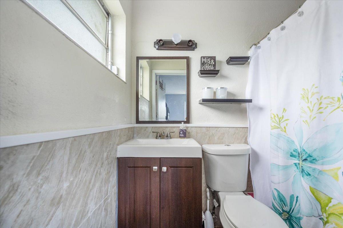 421 West 31st Street Riviera Beach, FL 33404 - Photo 15 of 21 15-DSC_0053