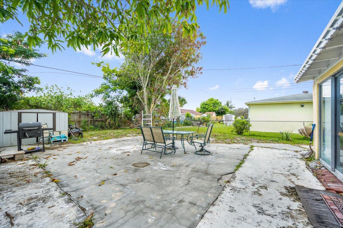 421 West 31st Street Riviera Beach, FL 33404 - Photo 19 of 21 19-DSC_0065