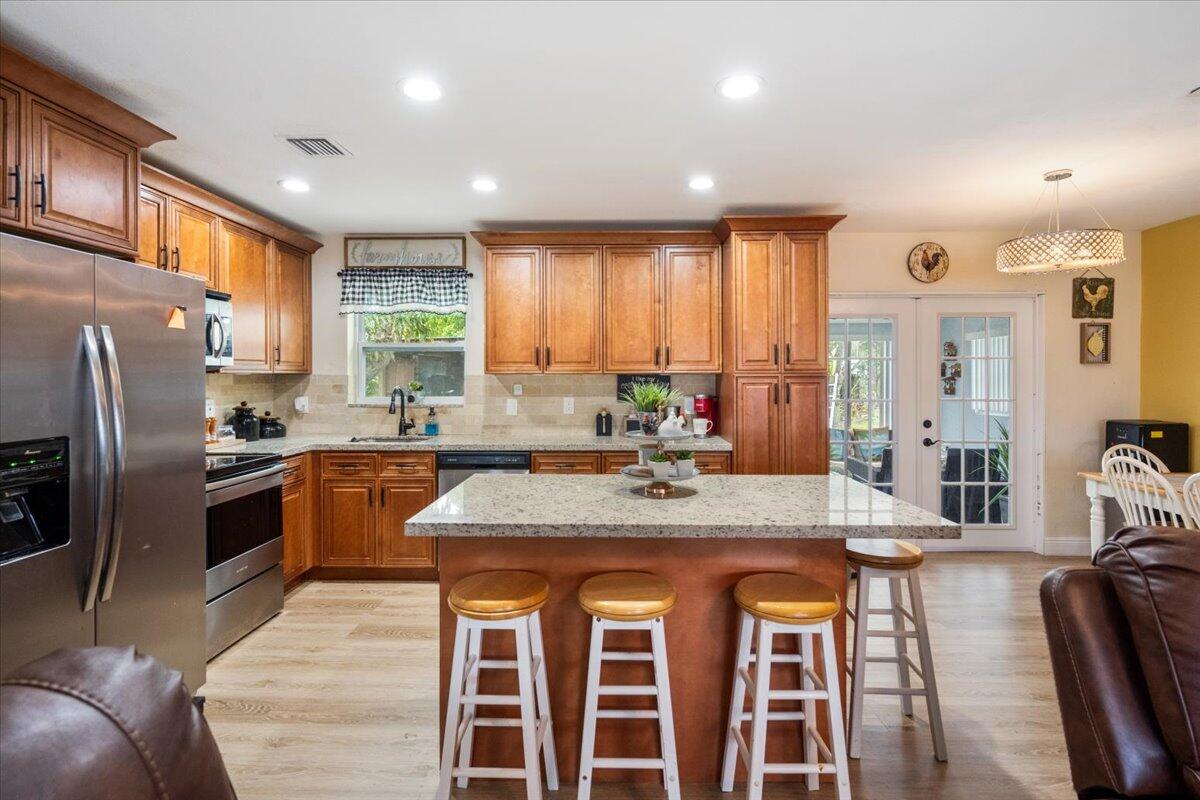 421 West 31st Street Riviera Beach, FL 33404 - Photo 7 of 21 07-DSC_0011