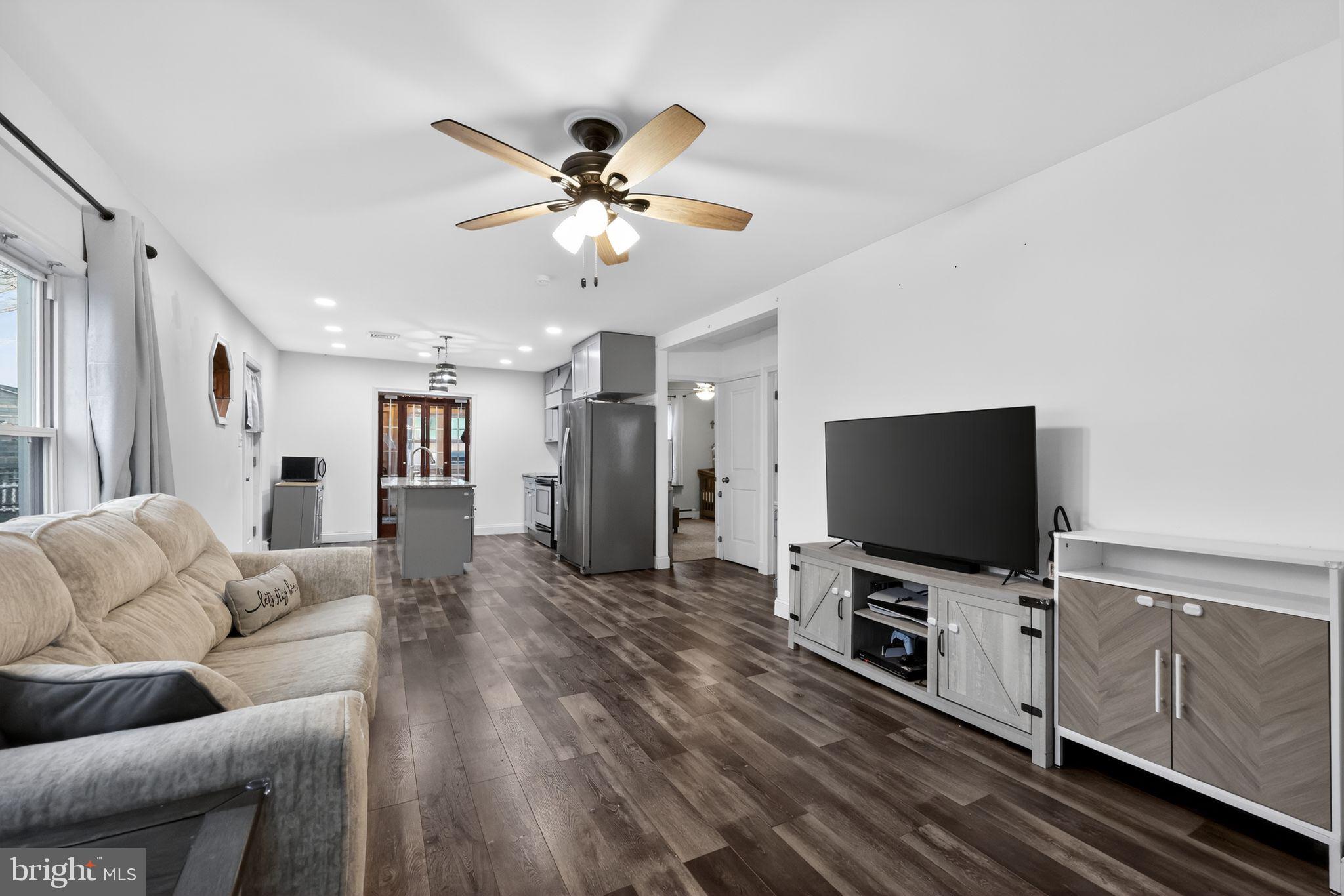 909 3rd Avenue Croydon, PA 19021 - Photo 8 of 30