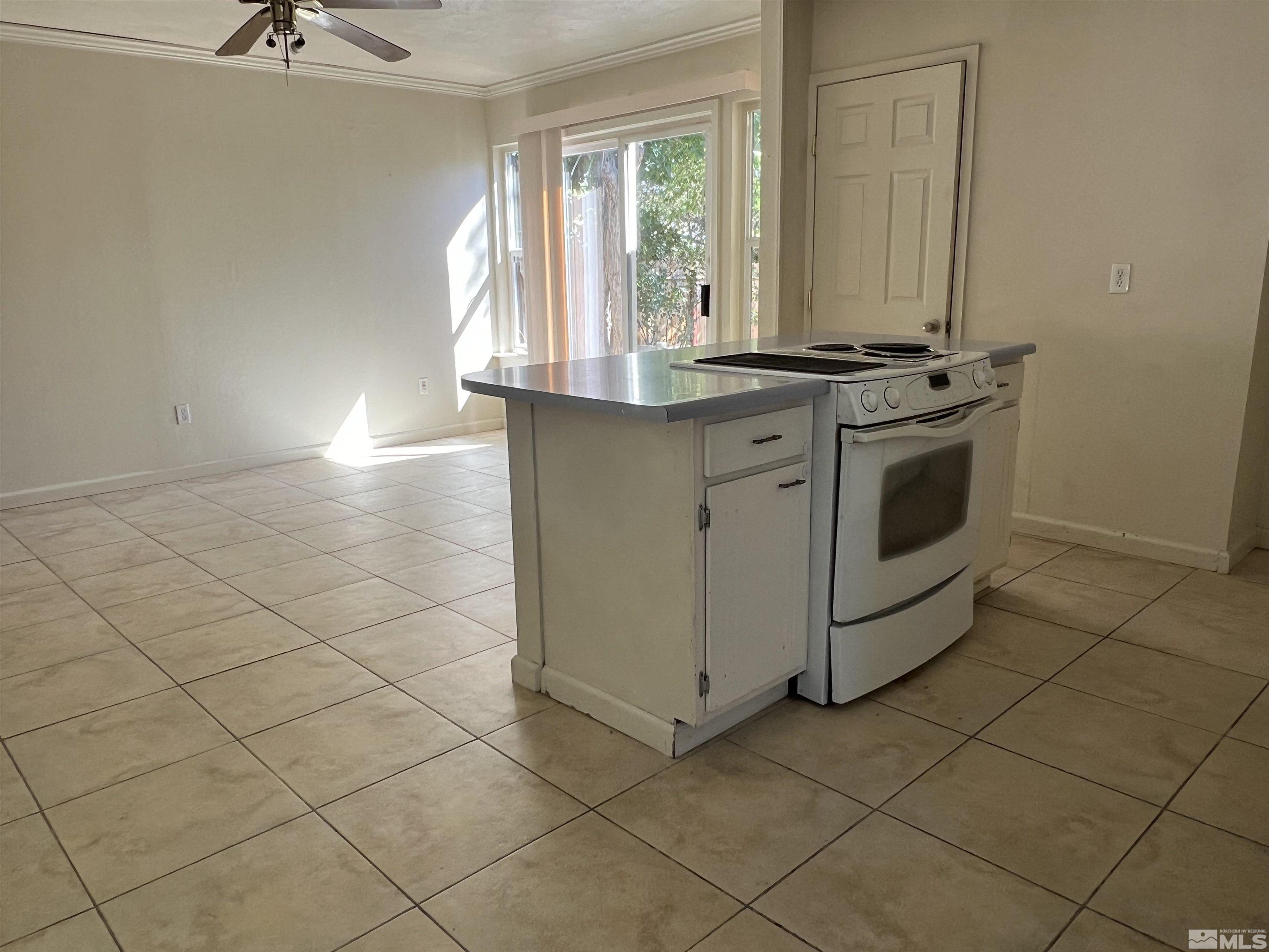 1430 Exeter Way Reno, NV 89503 - Photo 2 of 7