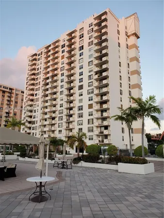 $2,500 | 1865 South Ocean Drive, Unit 12L, Hallandale Beach, FL 33009