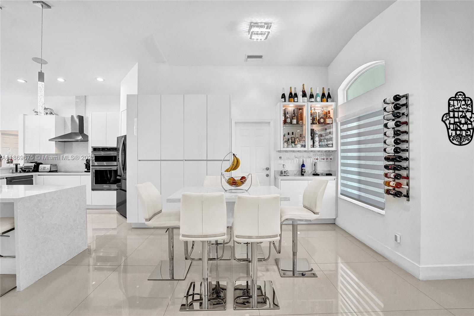 1636 Southwest 108th Terrace Davie, FL 33324 - Photo 13 of 92