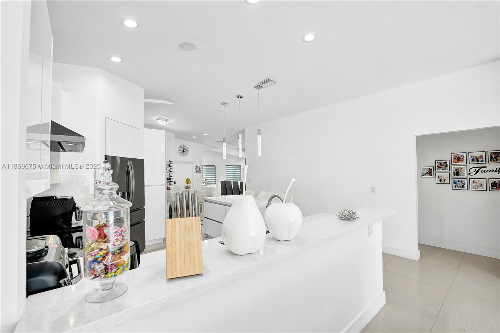 1636 Southwest 108th Terrace Davie, FL 33324 - Photo 25 of 92