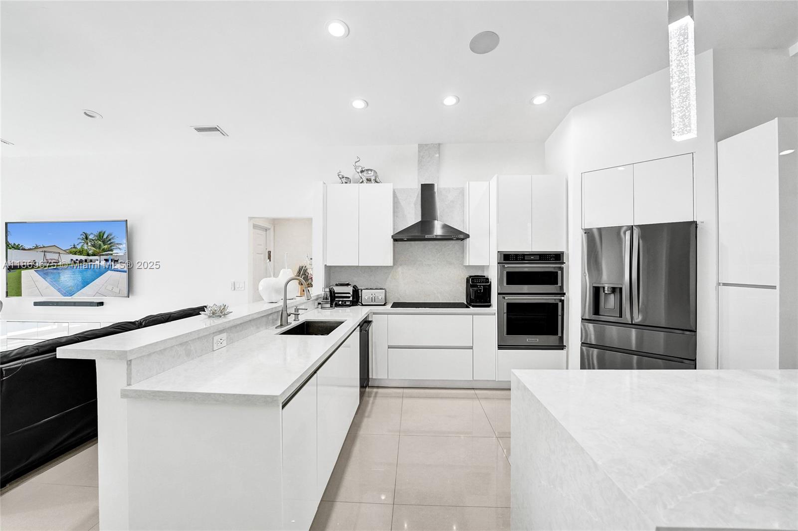 1636 Southwest 108th Terrace Davie, FL 33324 - Photo 26 of 92