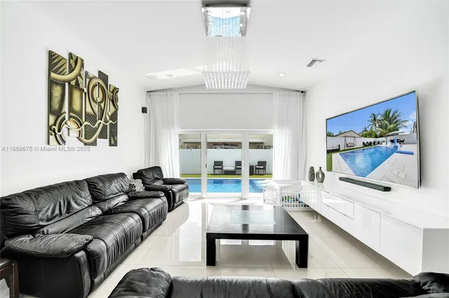 $850,000 | 1636 Southwest 108th Terrace, Davie, FL 33324