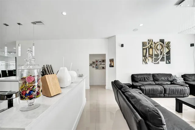 $850,000 | 1636 Southwest 108th Terrace, Davie, FL 33324