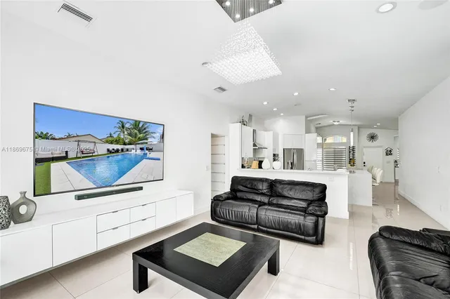 $850,000 | 1636 Southwest 108th Terrace, Davie, FL 33324