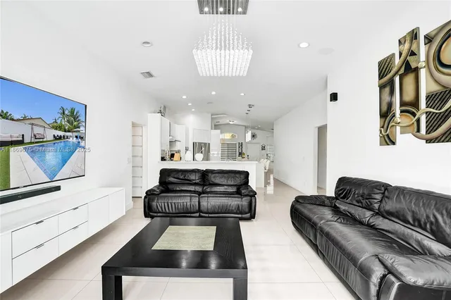 $850,000 | 1636 Southwest 108th Terrace, Davie, FL 33324