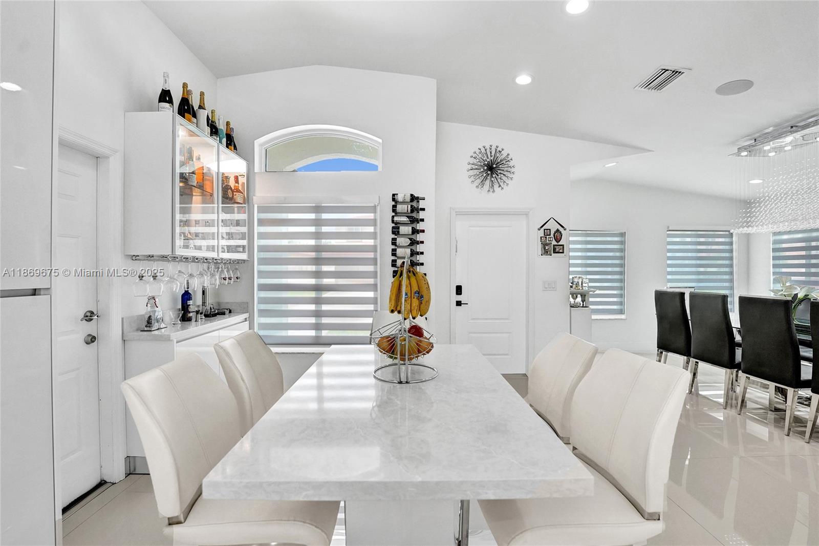 1636 Southwest 108th Terrace Davie, FL 33324 - Photo 7 of 92