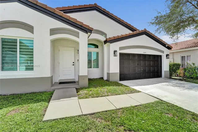 $850,000 | 1636 Southwest 108th Terrace, Davie, FL 33324