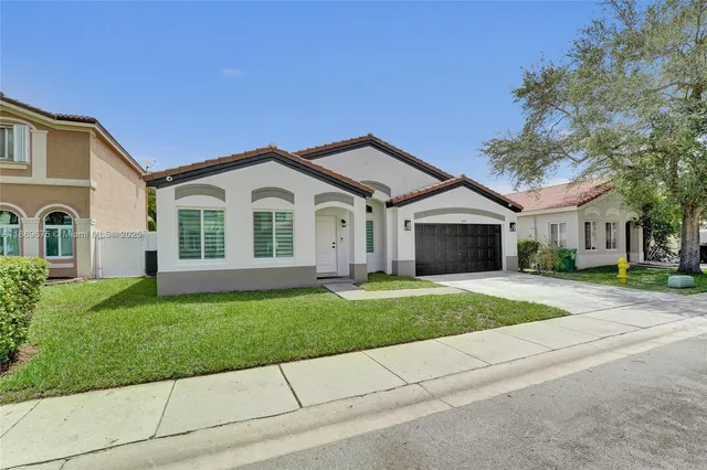 $850,000 | 1636 Southwest 108th Terrace, Davie, FL 33324