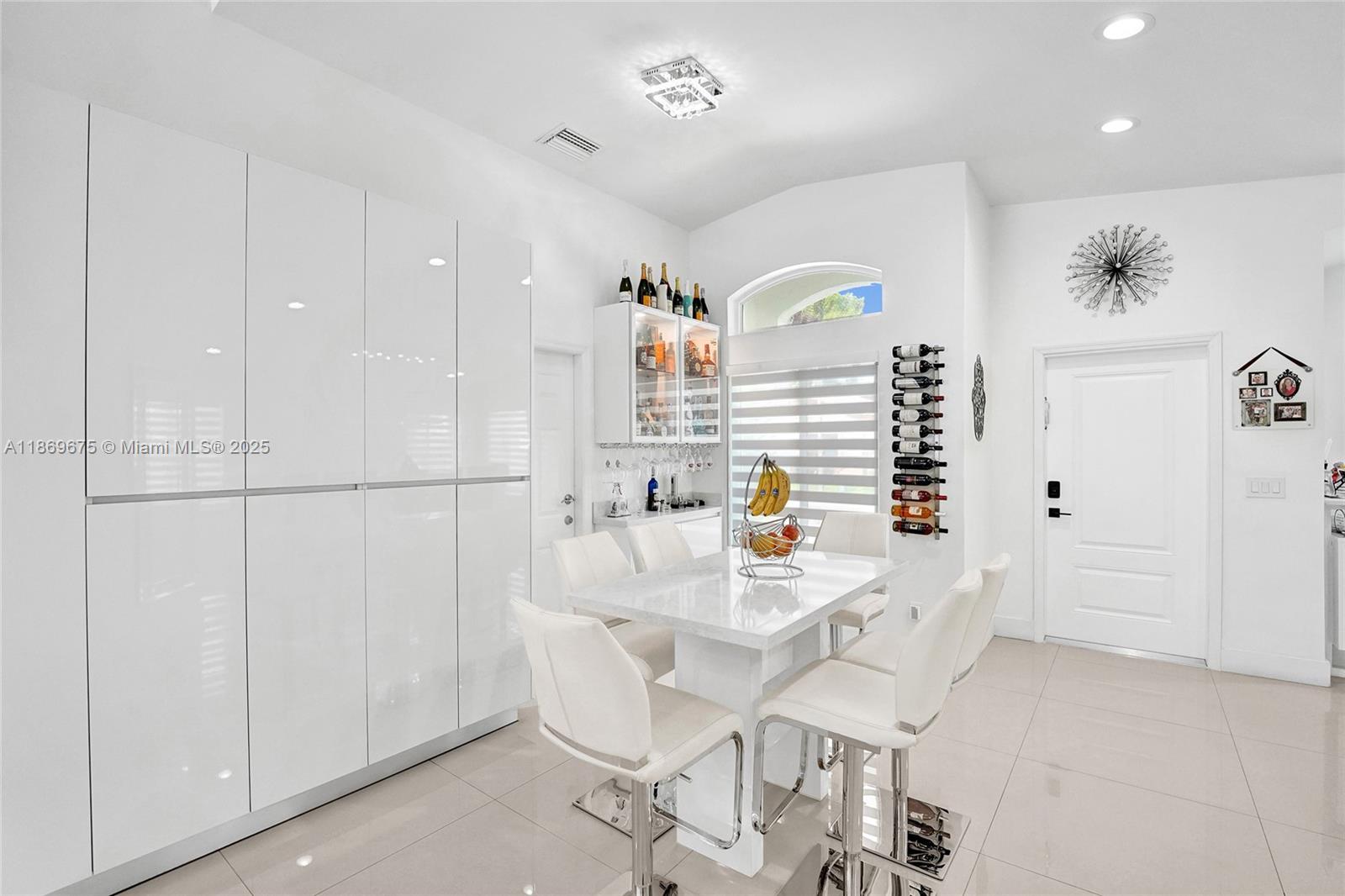 1636 Southwest 108th Terrace Davie, FL 33324 - Photo 9 of 92