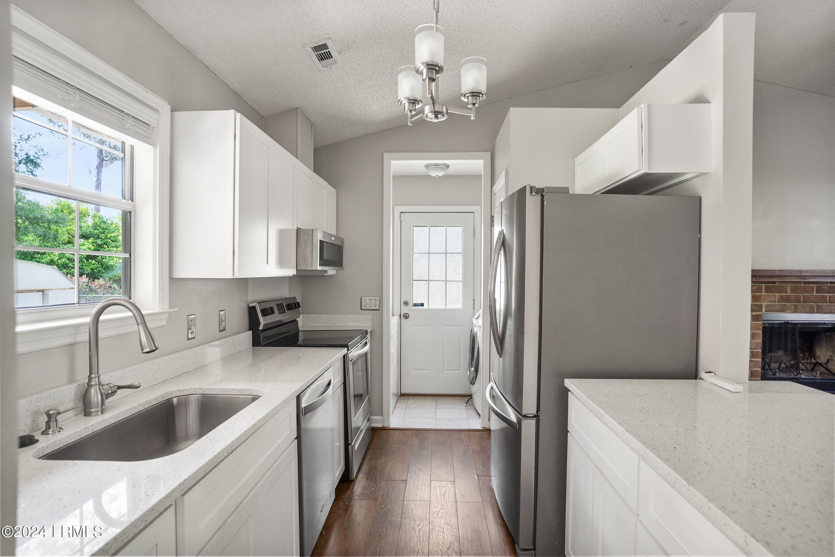 63 Blacksmith Circle Beaufort, SC 29906 - Photo 13 of 32 DSC01657-70.jpg-SMALL